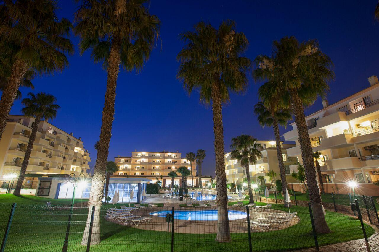 Vitors Plaza Aparthotel 4*