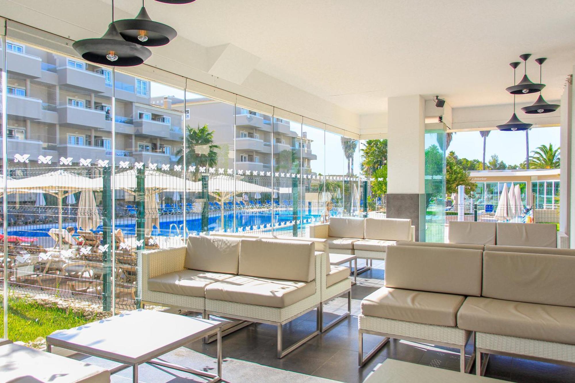 Vitors Plaza Aparthotel 4*